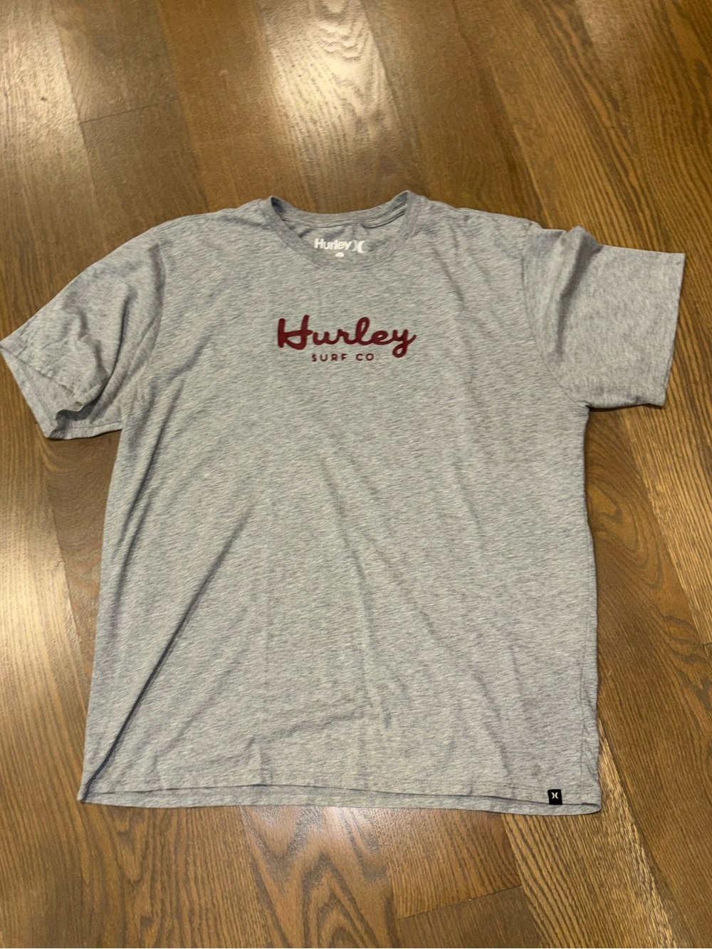 Hurley Large Gray Short Sleeve Tee with Burgundy Logo